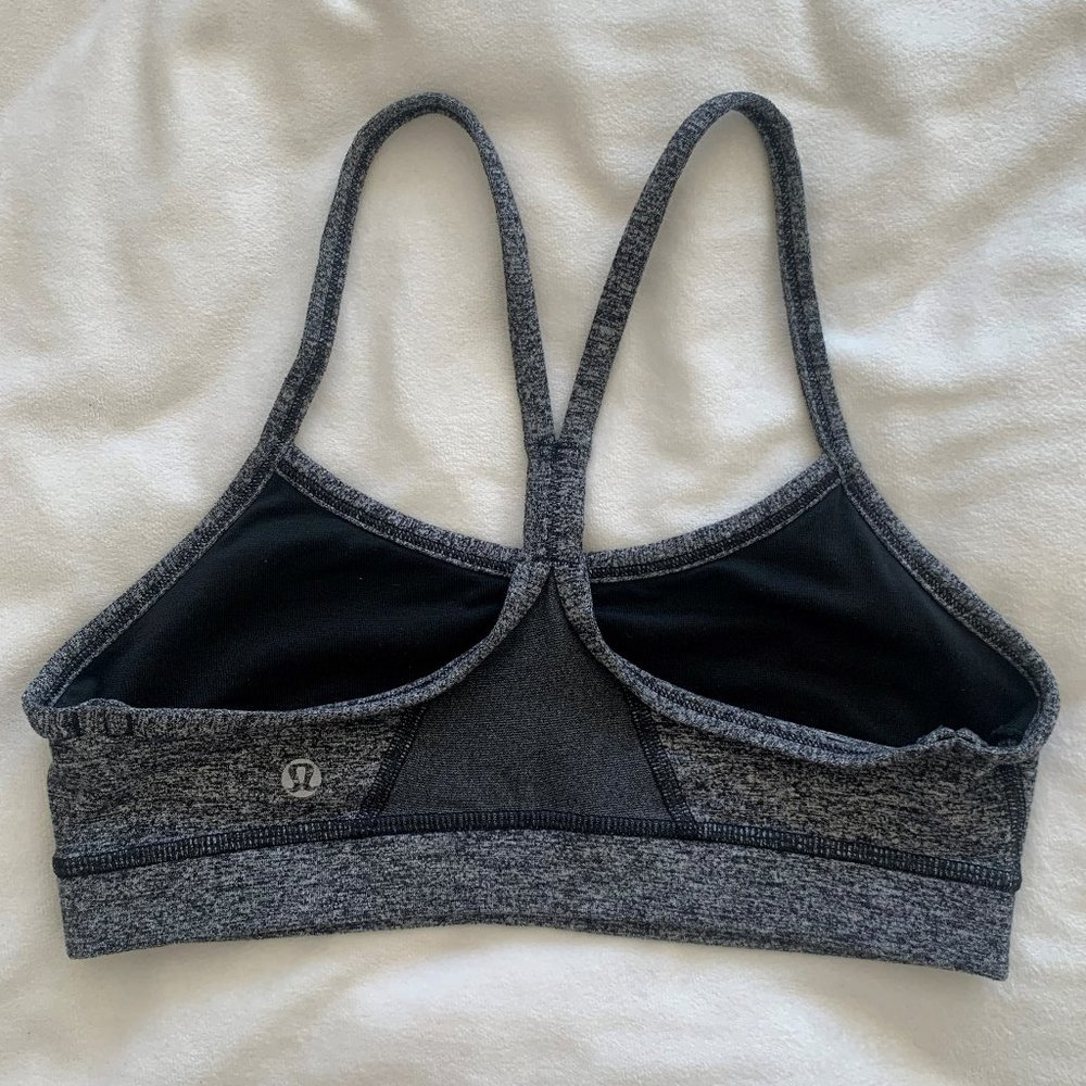 lululemon athletica - Flow Y Bra - Size 4
